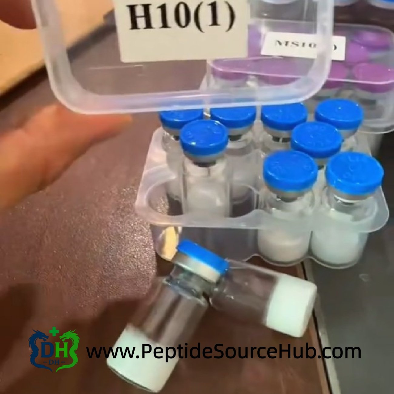 Custom-Dose HGH H10 tray with single vial tilted
